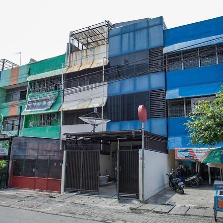 Reddoorz @ Jalan Biak Roxy Cakarta Dış mekan fotoğraf
