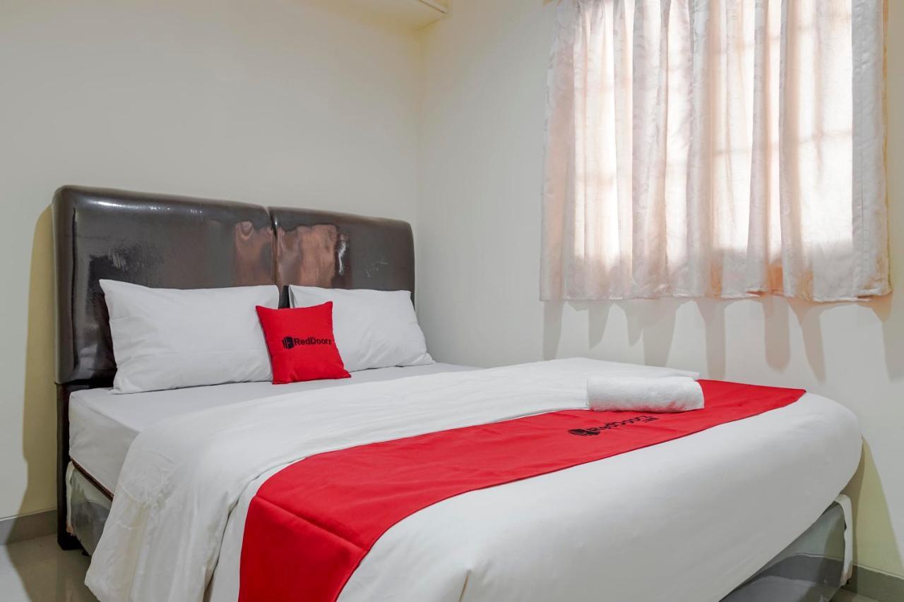 Reddoorz @ Jalan Biak Roxy Cakarta Dış mekan fotoğraf
