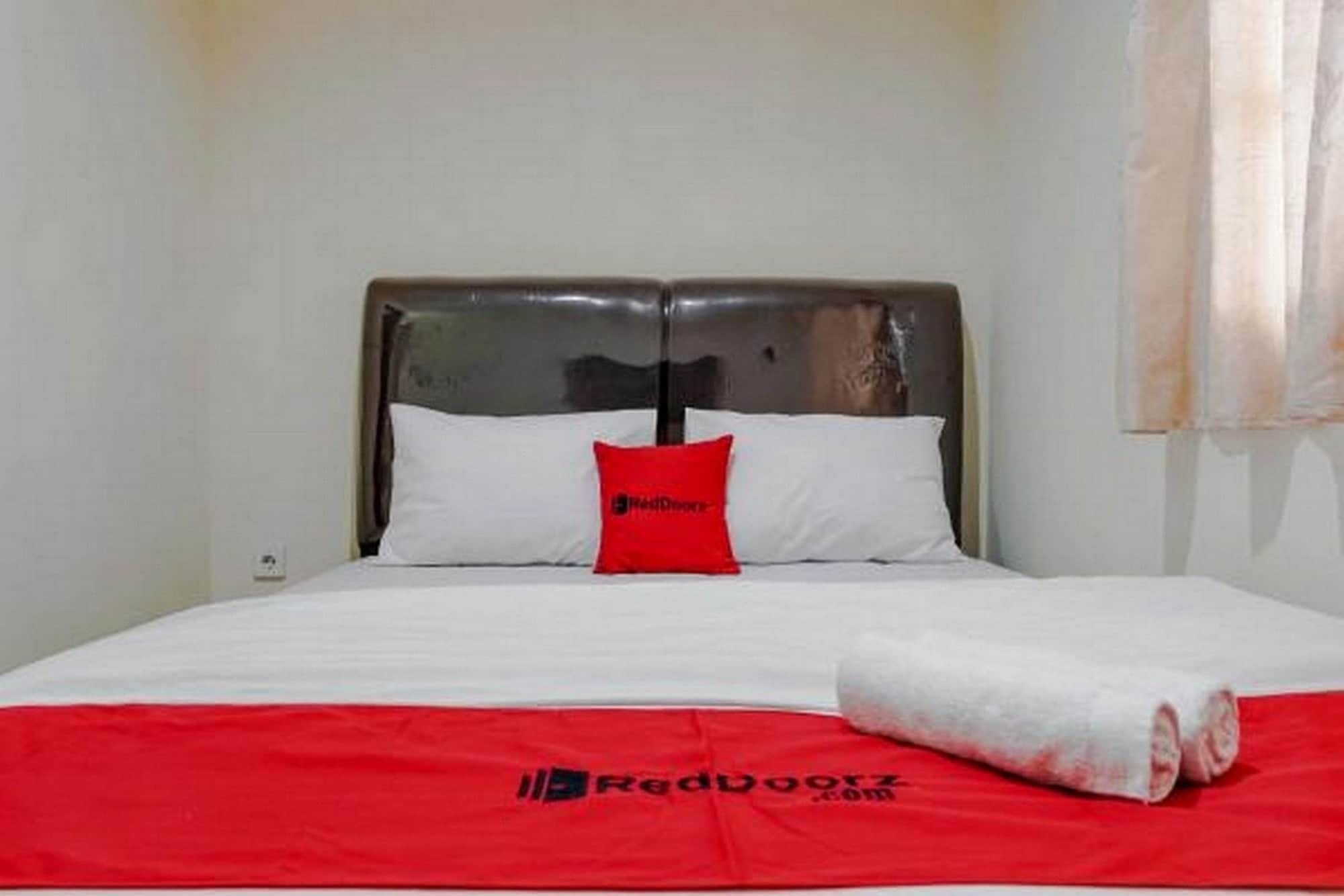 Reddoorz @ Jalan Biak Roxy Cakarta Dış mekan fotoğraf