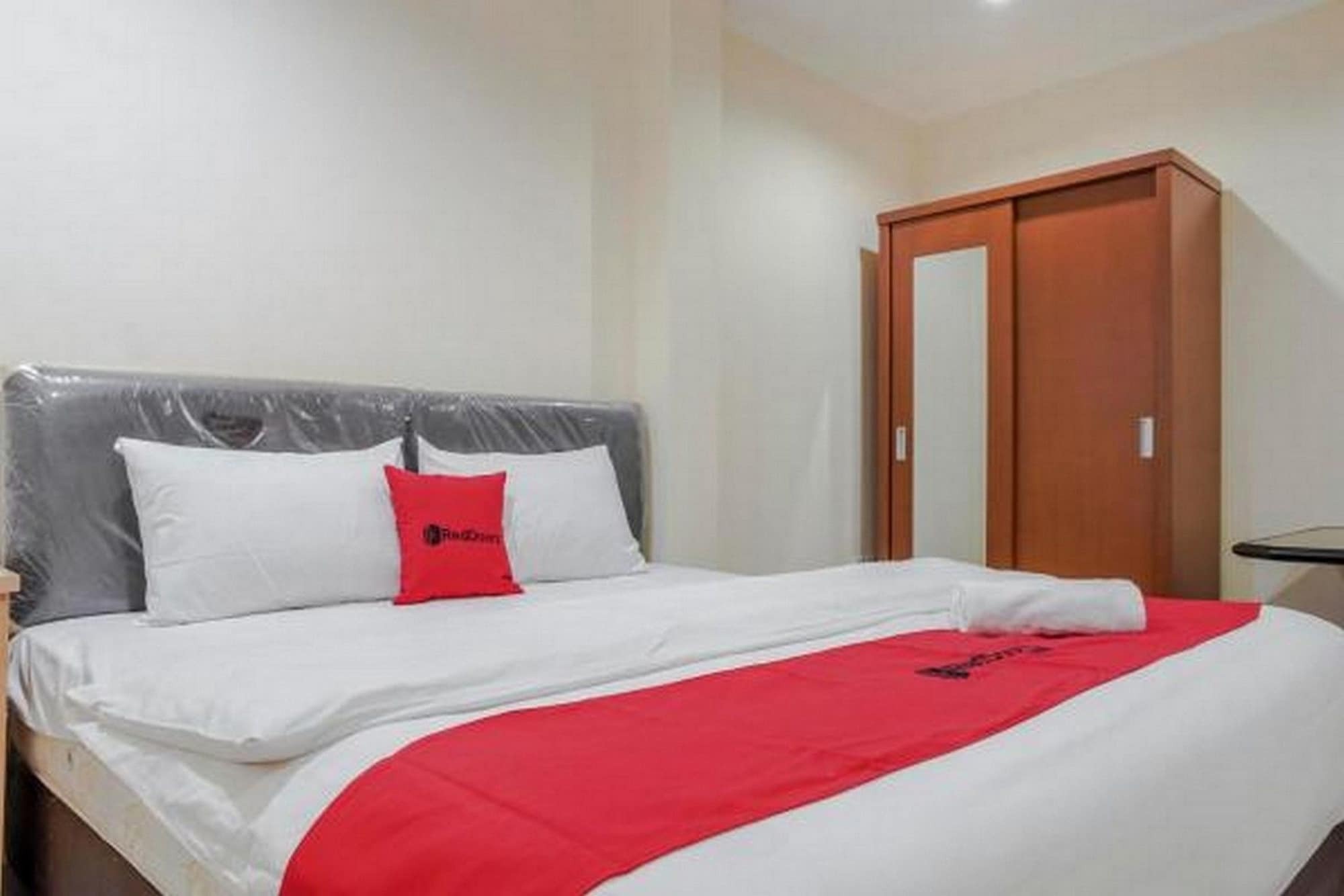 Reddoorz @ Jalan Biak Roxy Cakarta Dış mekan fotoğraf