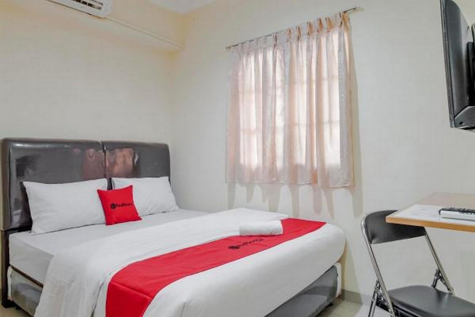 Reddoorz @ Jalan Biak Roxy Cakarta Dış mekan fotoğraf